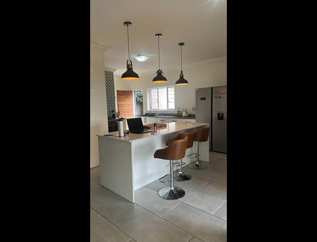 3 BEDROOM FREEHOLD FOR SALE IN LIBRADENE
